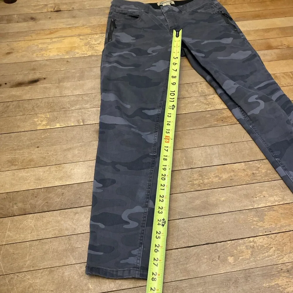 Democracy Ab Solution Pants Women’s Size 8 Camo Zip Pockets Skinny Mid Rise